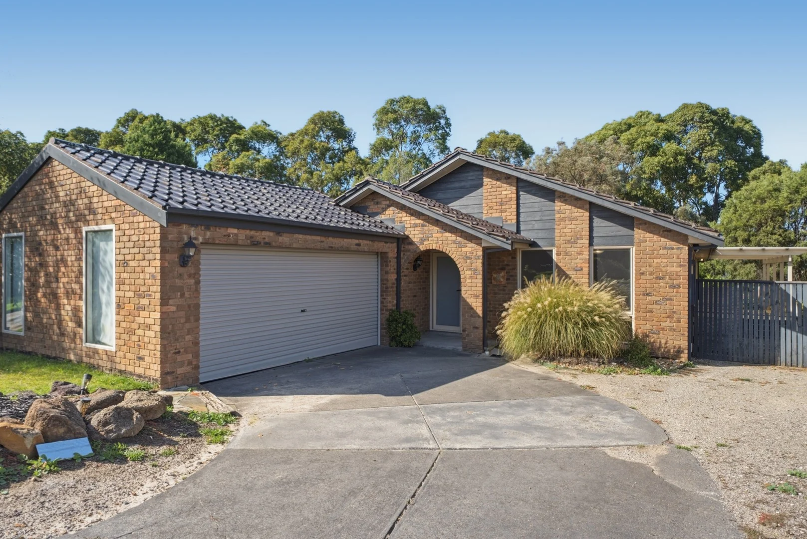 4 Amersham Drive, Wantirna VIC 3152