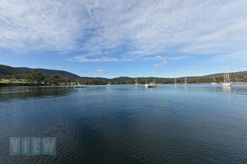 18 Chuter Street, Deep Bay TAS 7112, Image 2