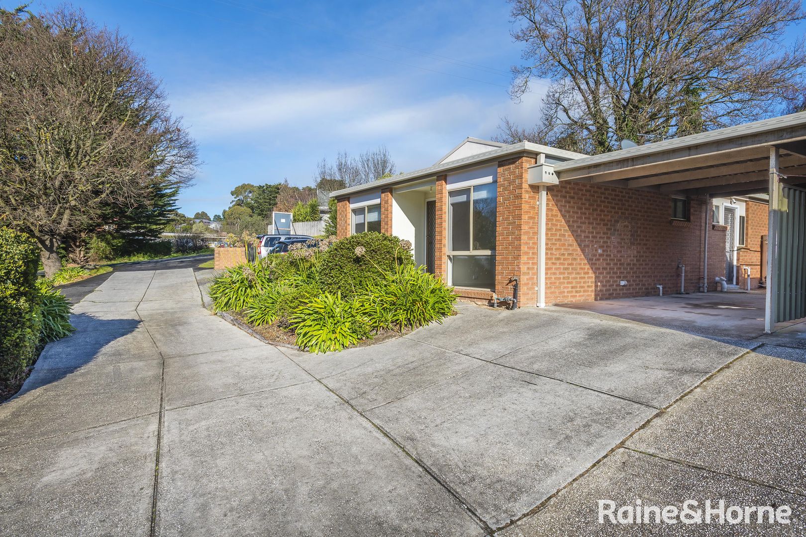 1/36 Howey Street, Gisborne VIC 3437, Image 2