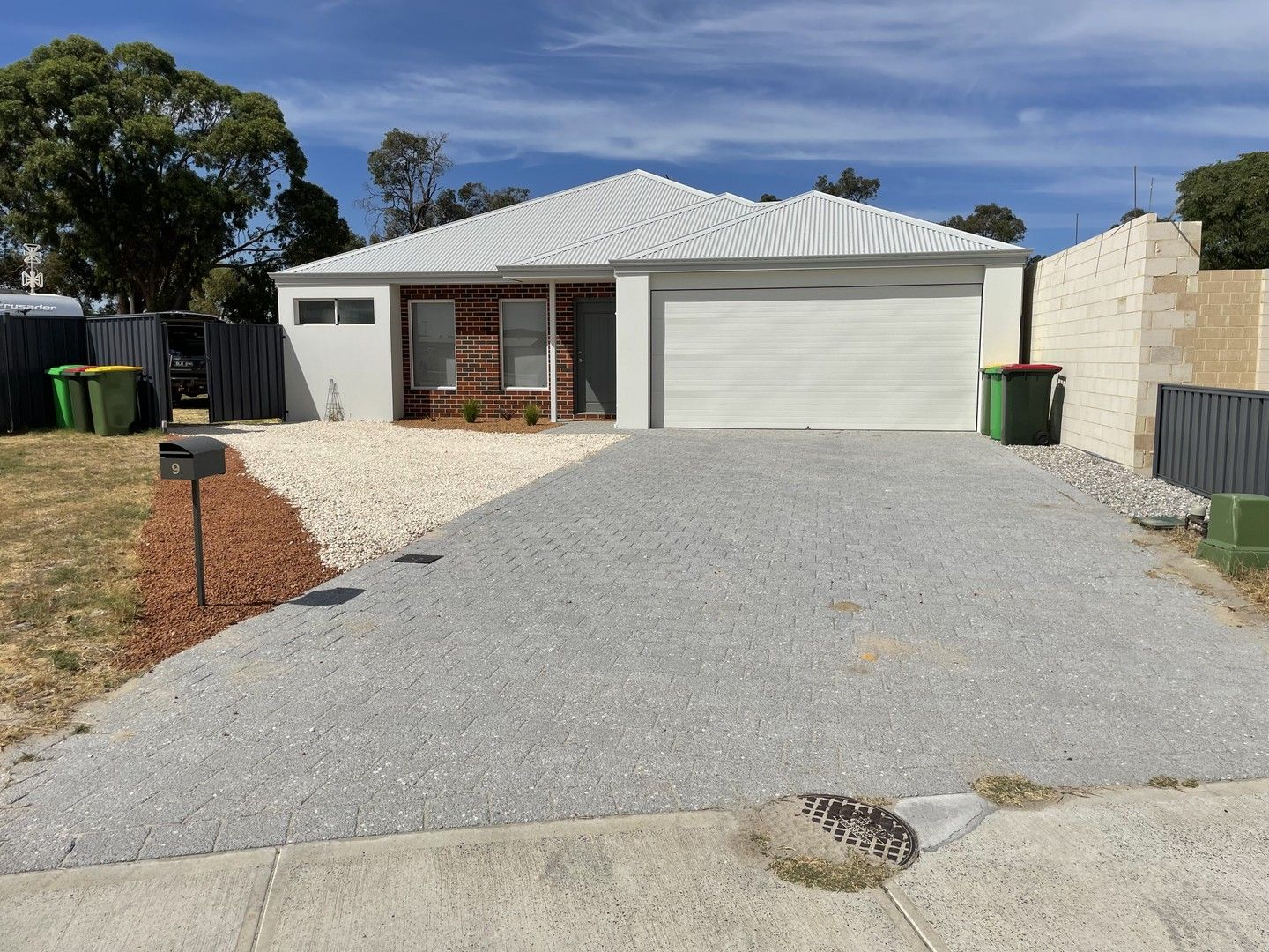 4 bedrooms House in 9 WHITWORTH WAY CAPEL WA, 6271