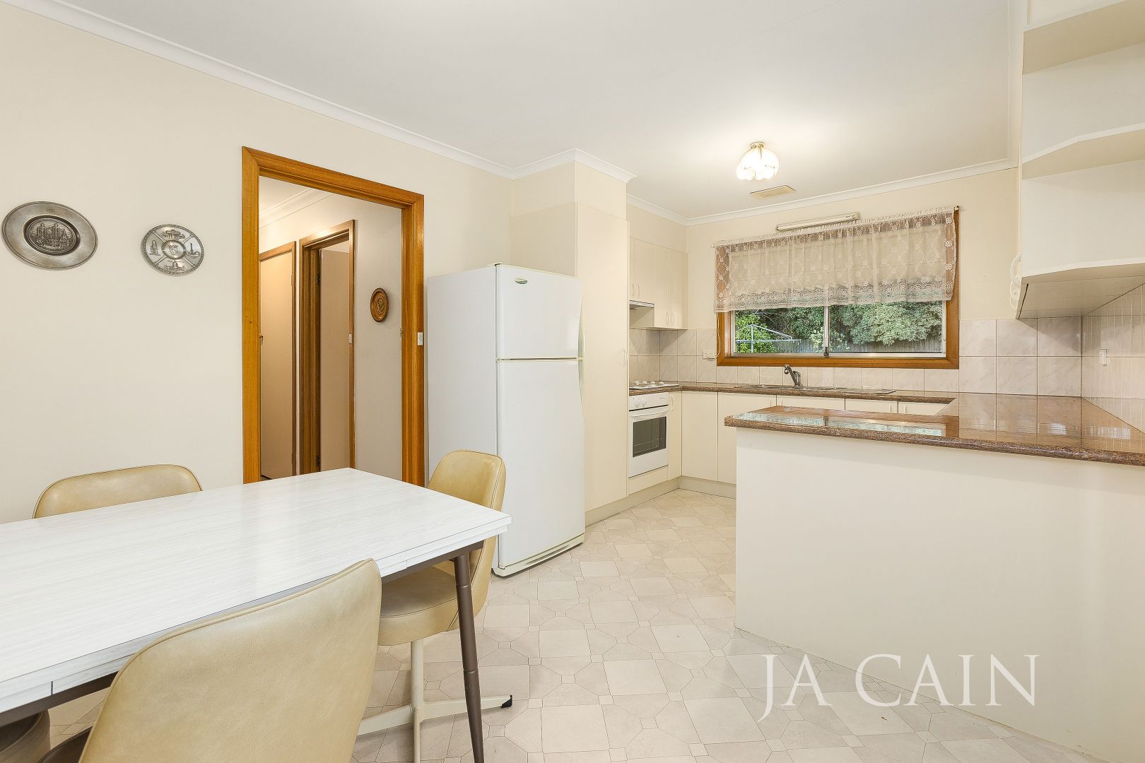 17 Russell Crescent, Boronia VIC 3155, Image 2