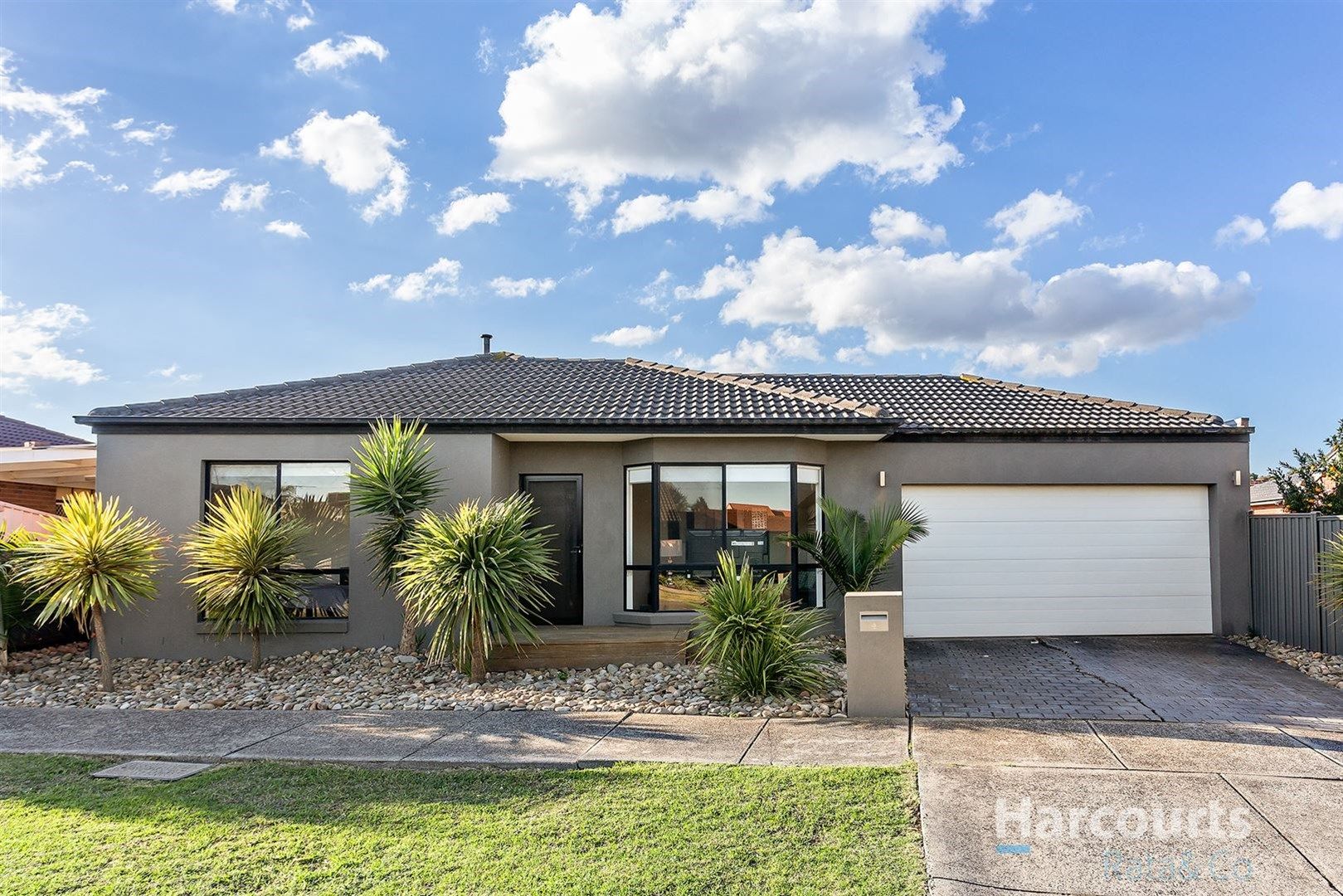 4 Hellier Drive, Mill Park VIC 3082, Image 0