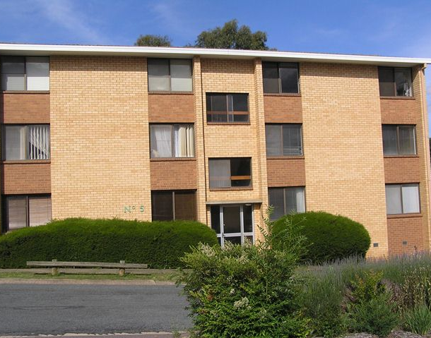 4/5 Walsh Place, Curtin ACT 2605