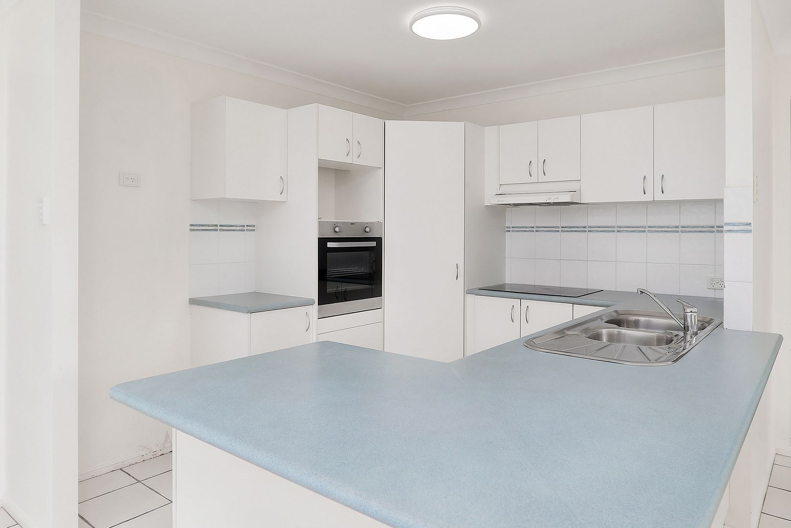 101 Oakleaf St, Eight Mile Plains QLD 4113 House For Rent 620 Domain