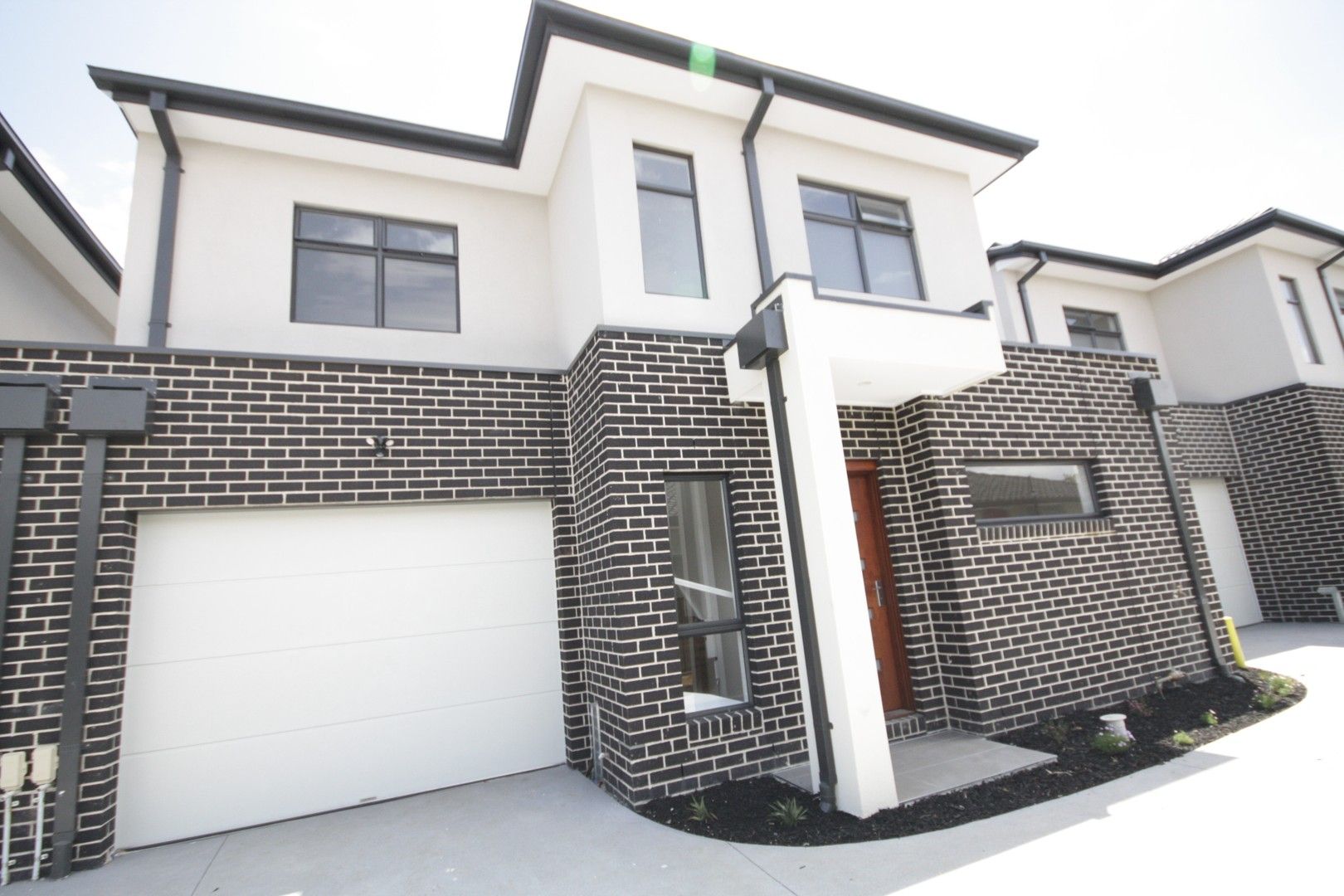 2/11 Oakes Avenue, Clayton South VIC 3169 Townhouse For Rent 620