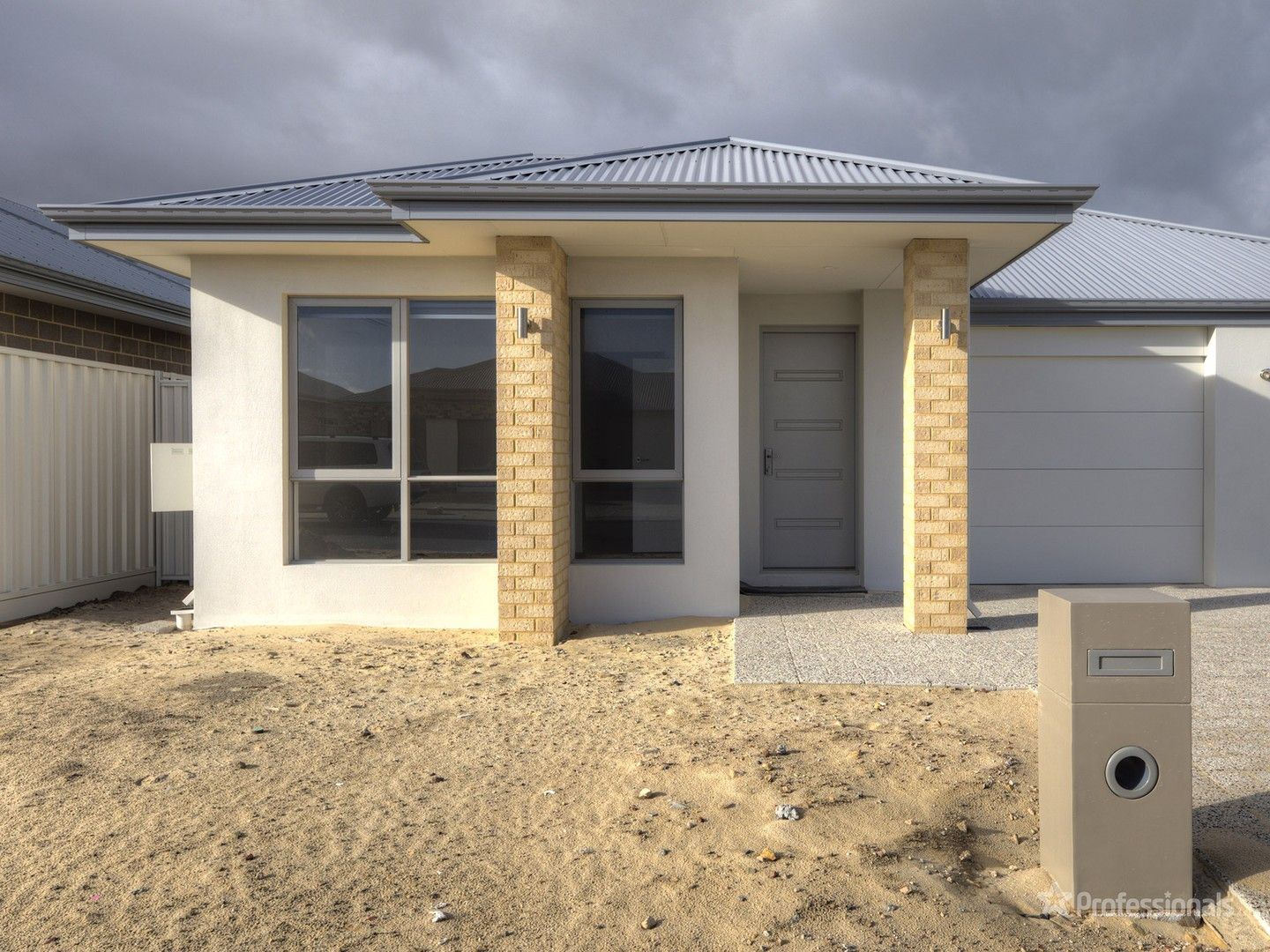 3 bedrooms House in 14A Friedrich Way ALKIMOS WA, 6038