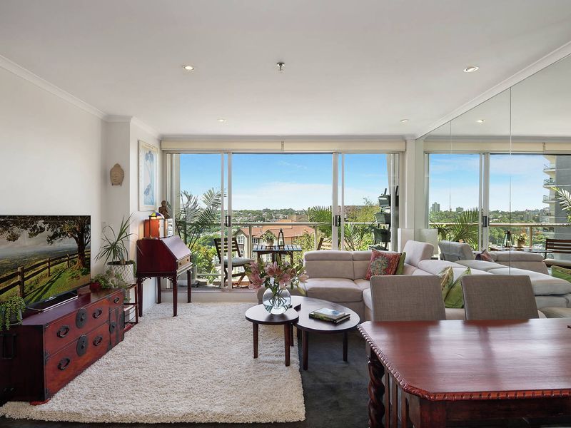 1 bedrooms Apartment / Unit / Flat in 911/1 Kings Cross Road DARLINGHURST NSW, 2010