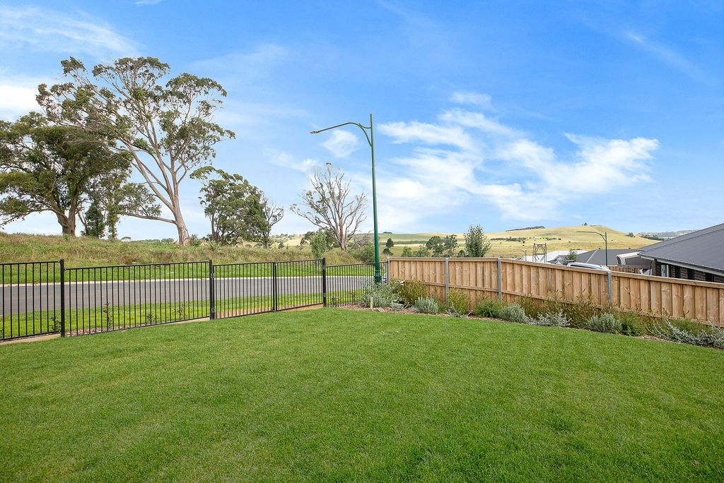 12 Francis Street, Moss Vale NSW 2577, Image 1