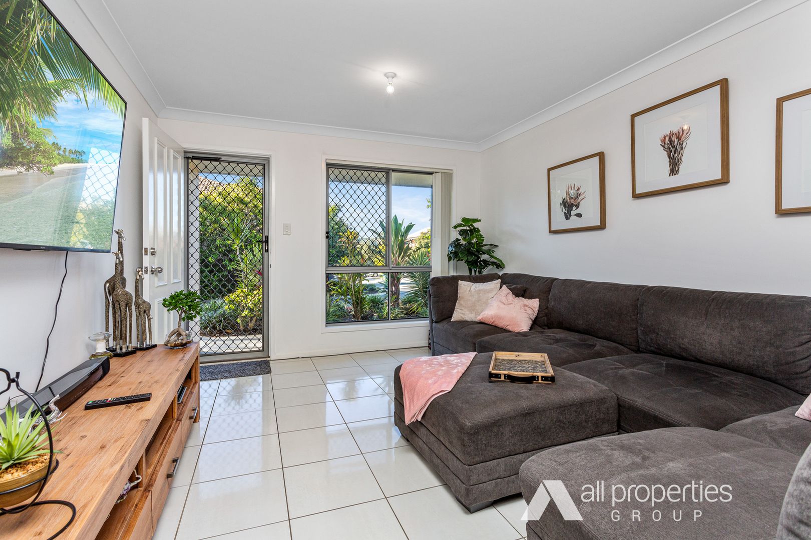 33/99-113 Peverell Street, Hillcrest QLD 4118, Image 2