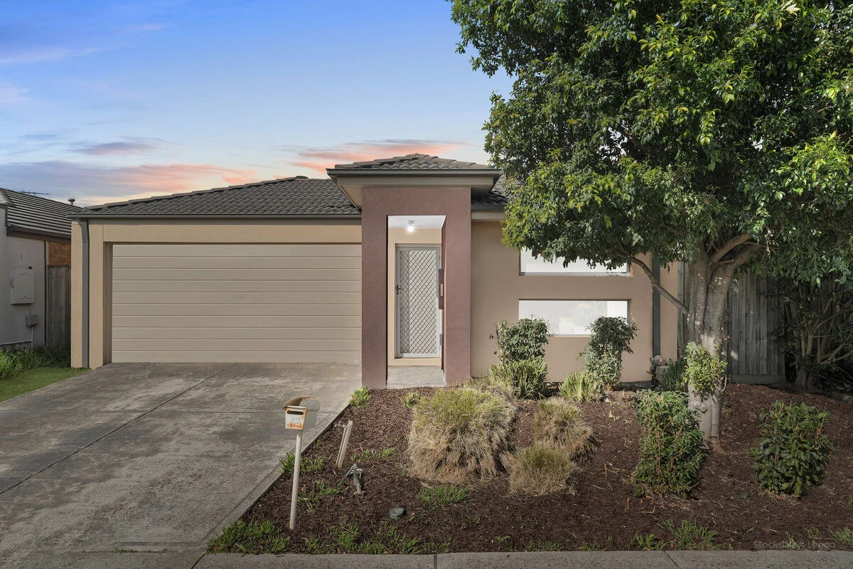 12 Young Street, Pakenham VIC 3810