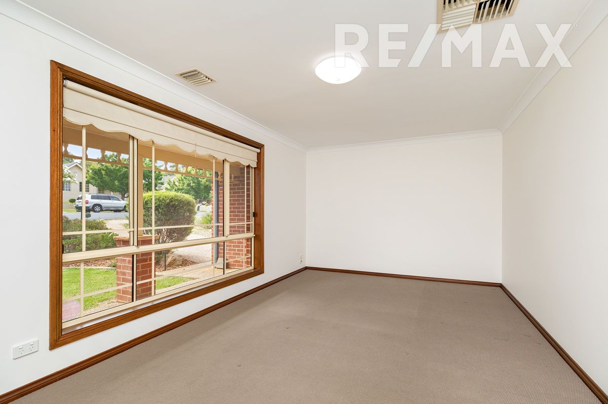 2/2 Lachlan Place, Tatton NSW 2650, Image 1