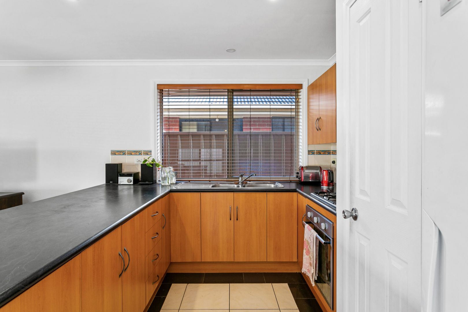 16 Thirza Avenue, Mitchell Park SA 5043, Image 2