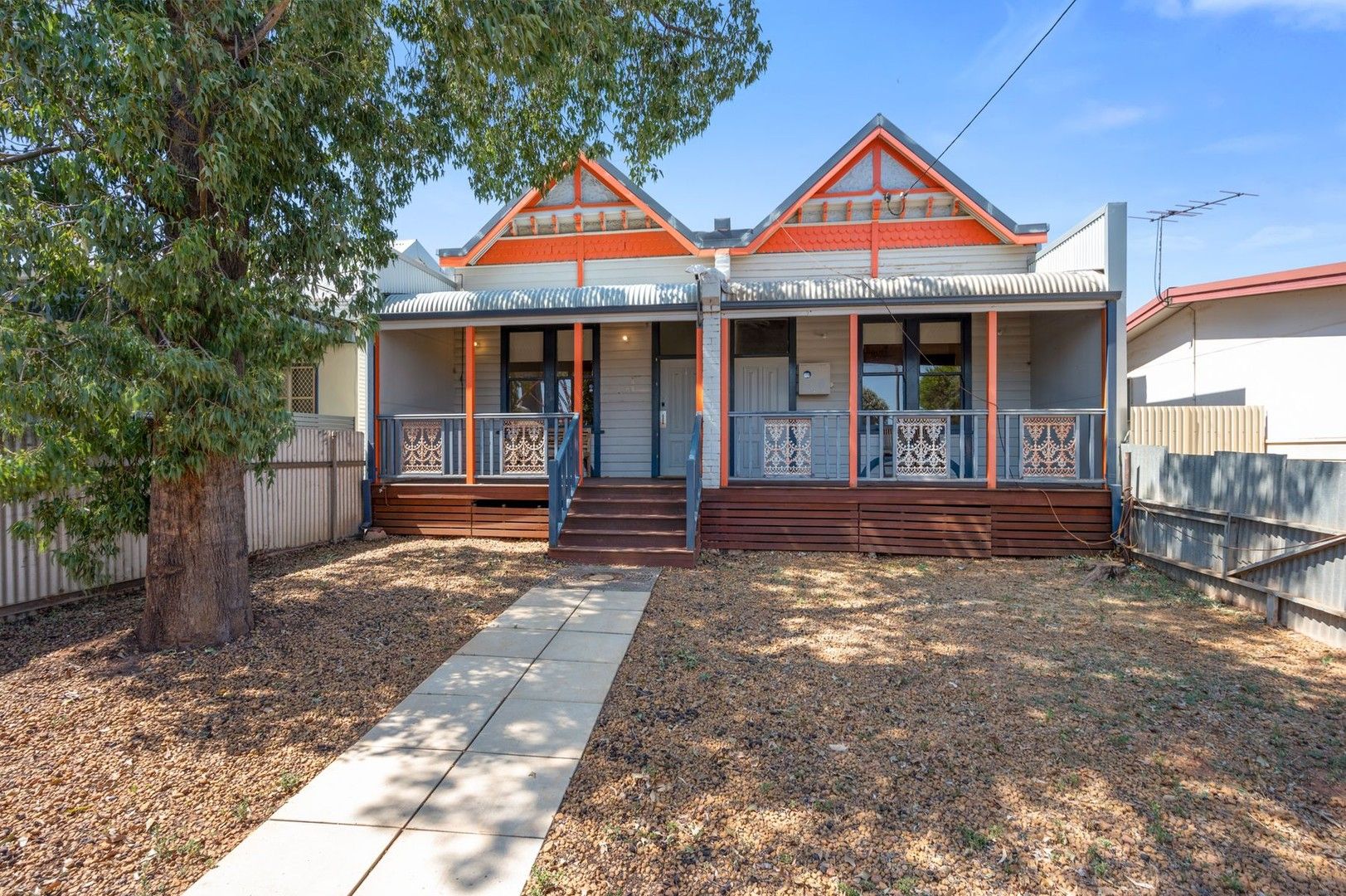 8 bedrooms House in 13 Egan Street KALGOORLIE WA, 6430