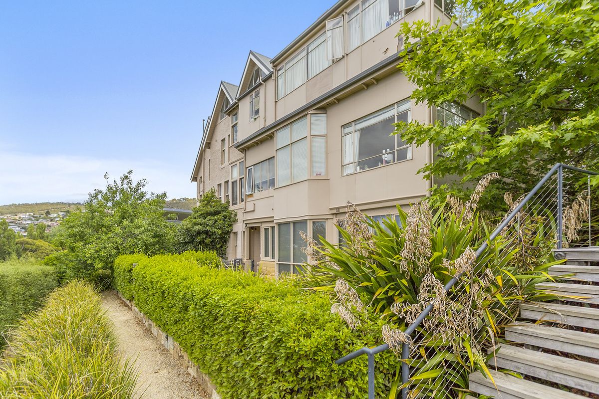 10/84 Upper Fitzroy Crescent, South Hobart Property History & Address