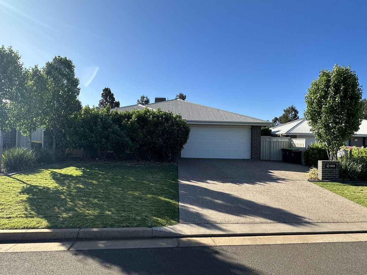 3 bedrooms House in 93 Champagne Drive DUBBO NSW, 2830