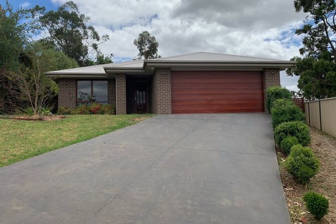 Picture of 12 Lakeside Court, DROUIN VIC 3818