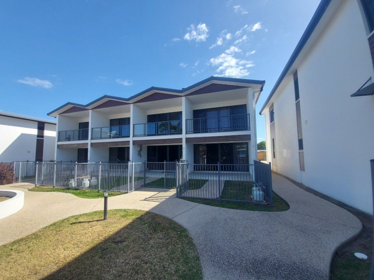 7/74A Powell Street, Bowen QLD 4805