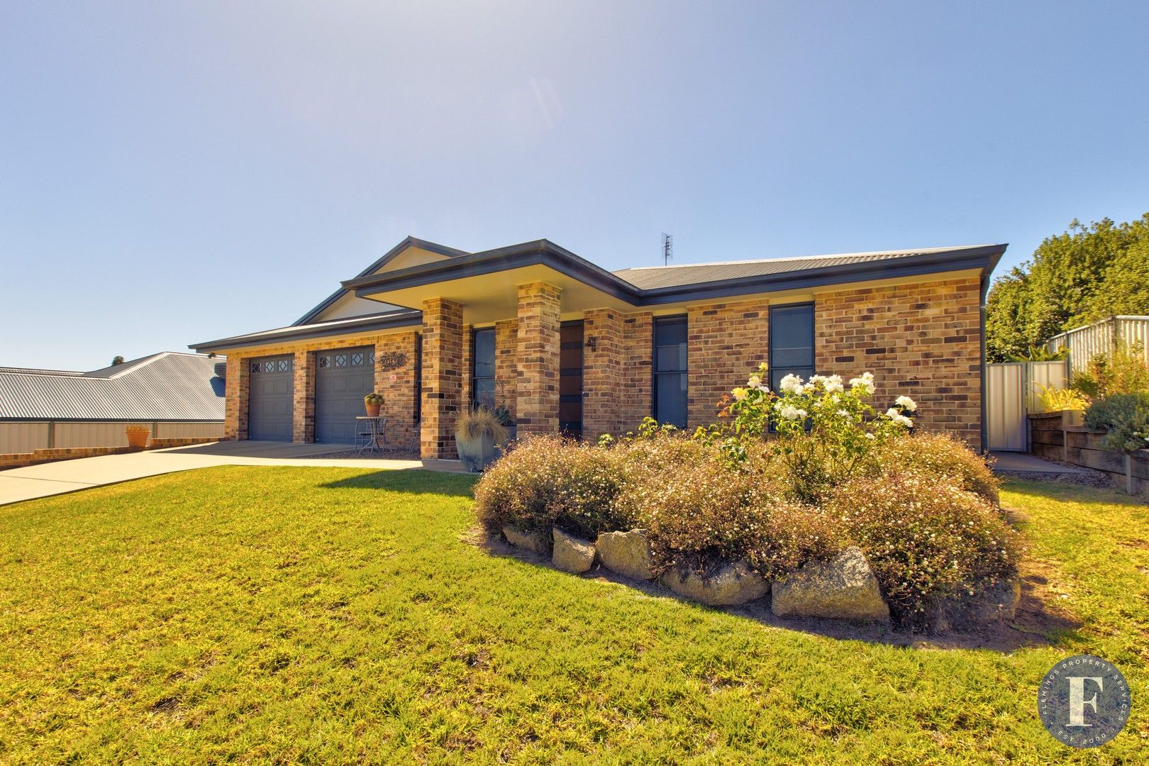 10 Settlers Place, Young NSW 2594 Domain