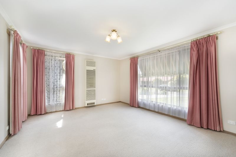 10 Melvyn Crescent, Mount Clear VIC 3350, Image 1