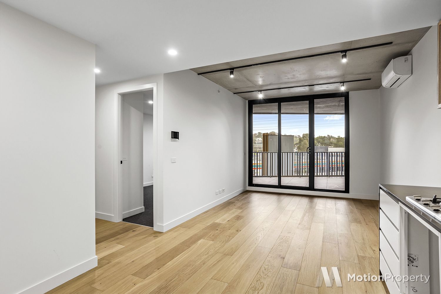 2 bedrooms Apartment / Unit / Flat in 21/757 Toorak Road HAWTHORN EAST VIC, 3123