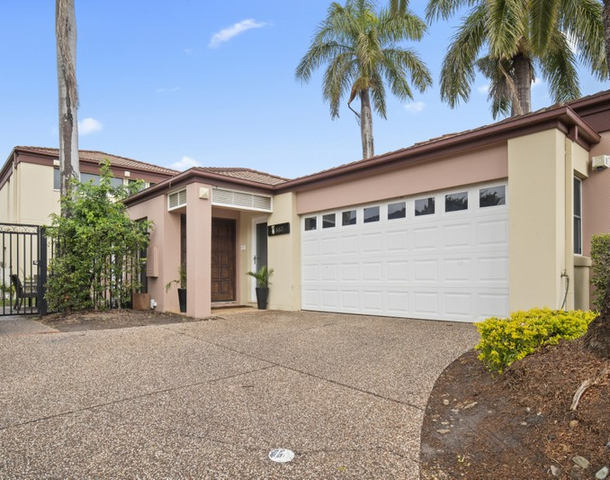 557 Oyster Cove Promenade, Helensvale QLD 4212