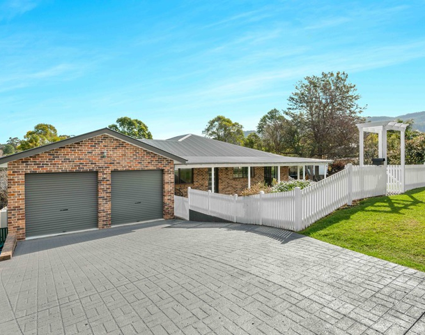 10 Binks Place, Cambewarra Village NSW 2540