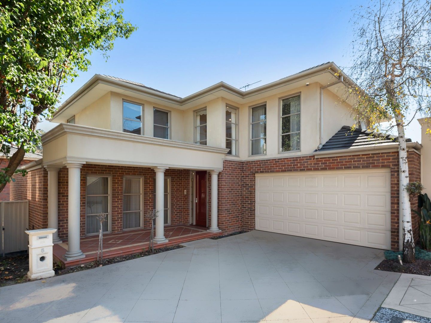 5 Halsbury Close, Doncaster East VIC 3109, Image 0