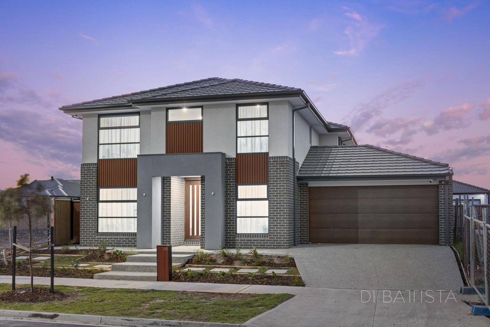 4 bedrooms House in 155 Errol Boulevard MICKLEHAM VIC, 3064