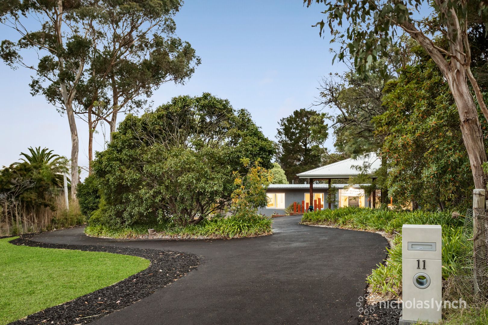 11 Seaview Road, Frankston South Property History & Address Research