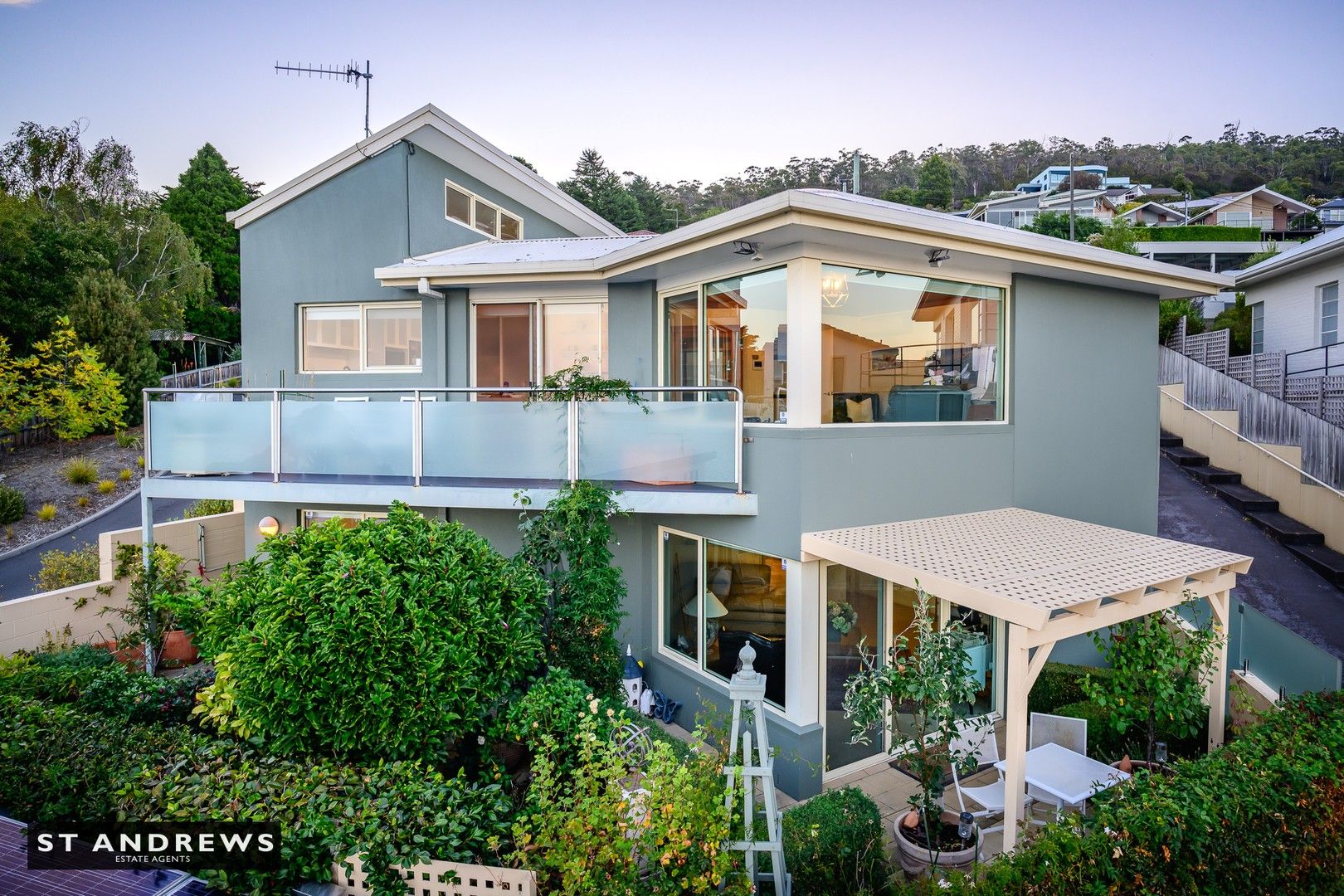 2 bedrooms House in 1/810 Sandy Bay Road SANDY BAY TAS, 7005