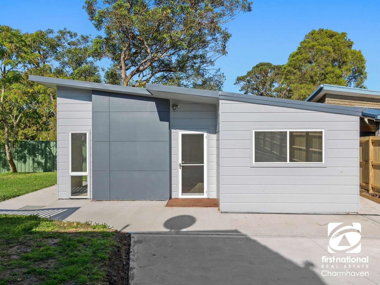 2 bedrooms House in 62a Pinehurst Way BLUE HAVEN NSW, 2262