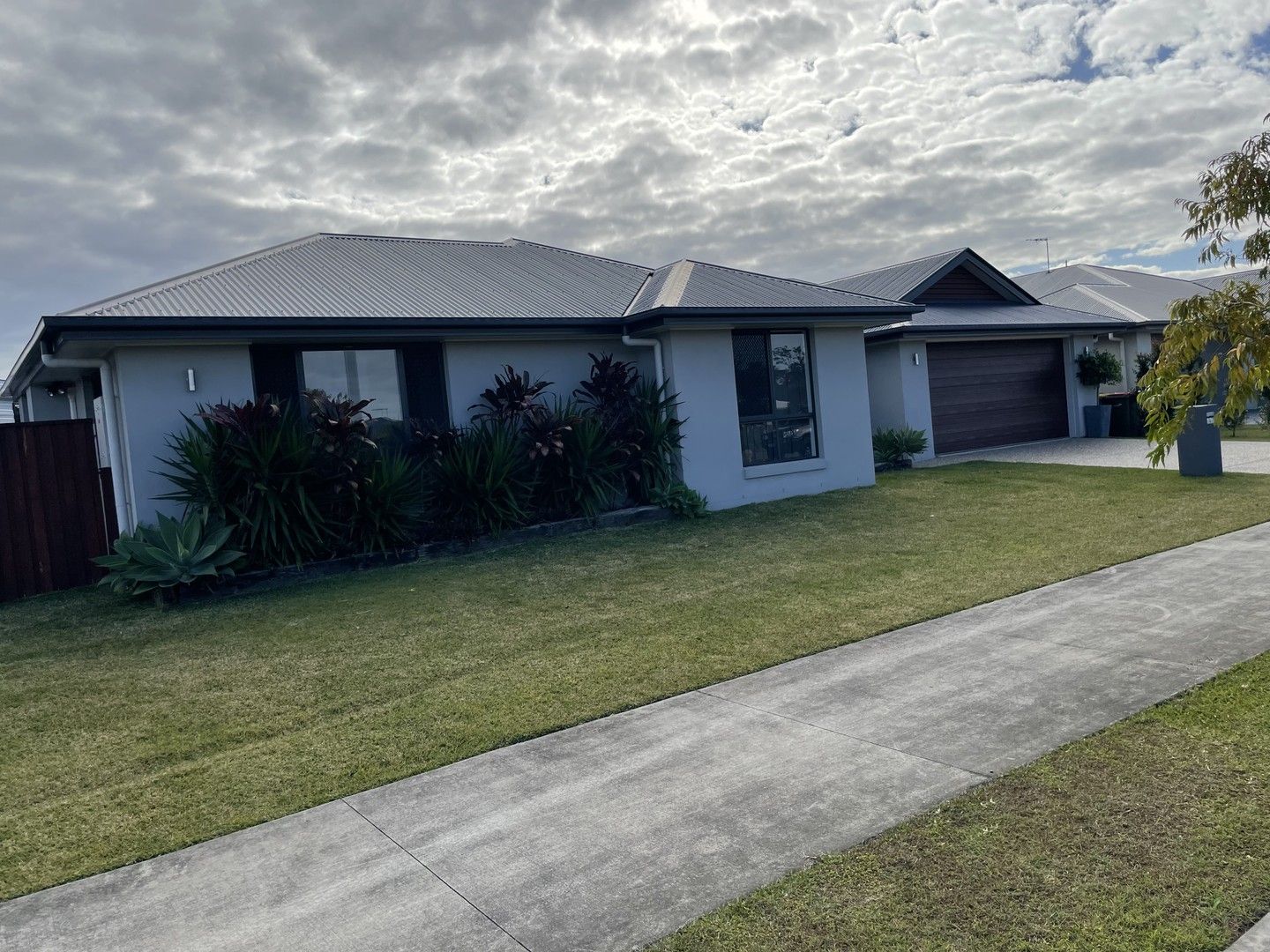 4 bedrooms House in 1 Tamarisk Street CABOOLTURE QLD, 4510
