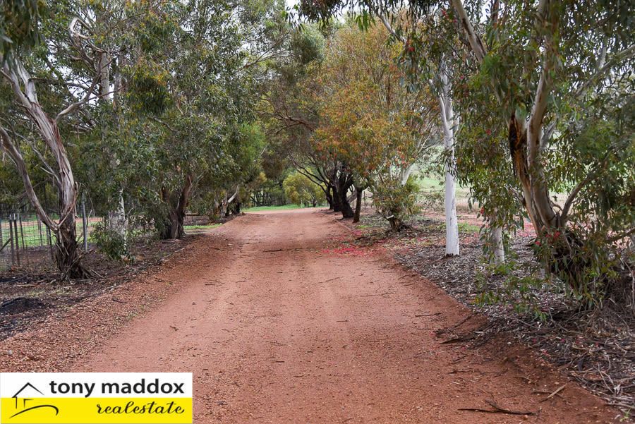 46 Fifth Road, Bejoording WA 6566, Image 2