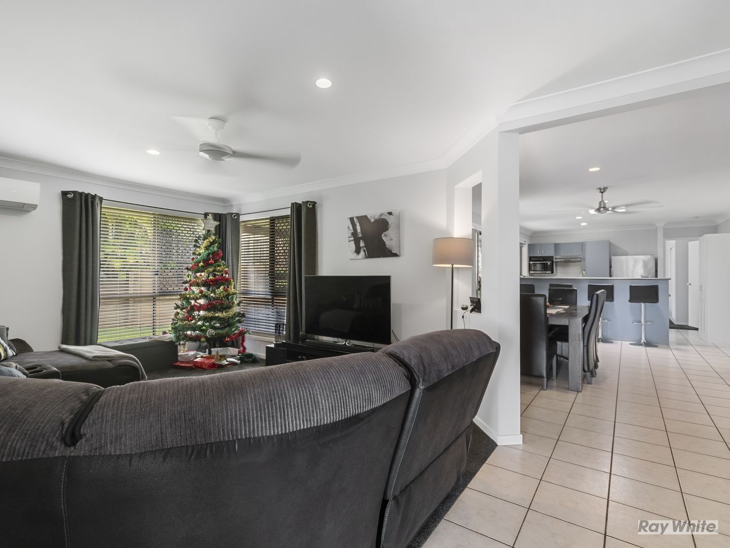 14 Montville Place, Forest Lake QLD 4078, Image 2