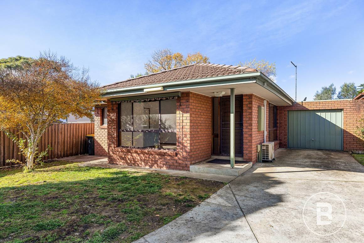 Picture of 2/238 Humffray Street North, BROWN HILL VIC 3350