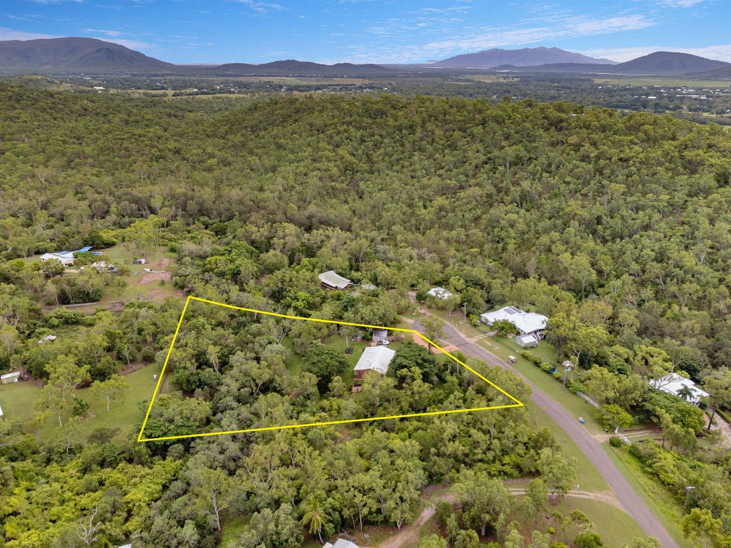 3 bedrooms House in 17 Mount Clifton Court ALLIGATOR CREEK QLD, 4816