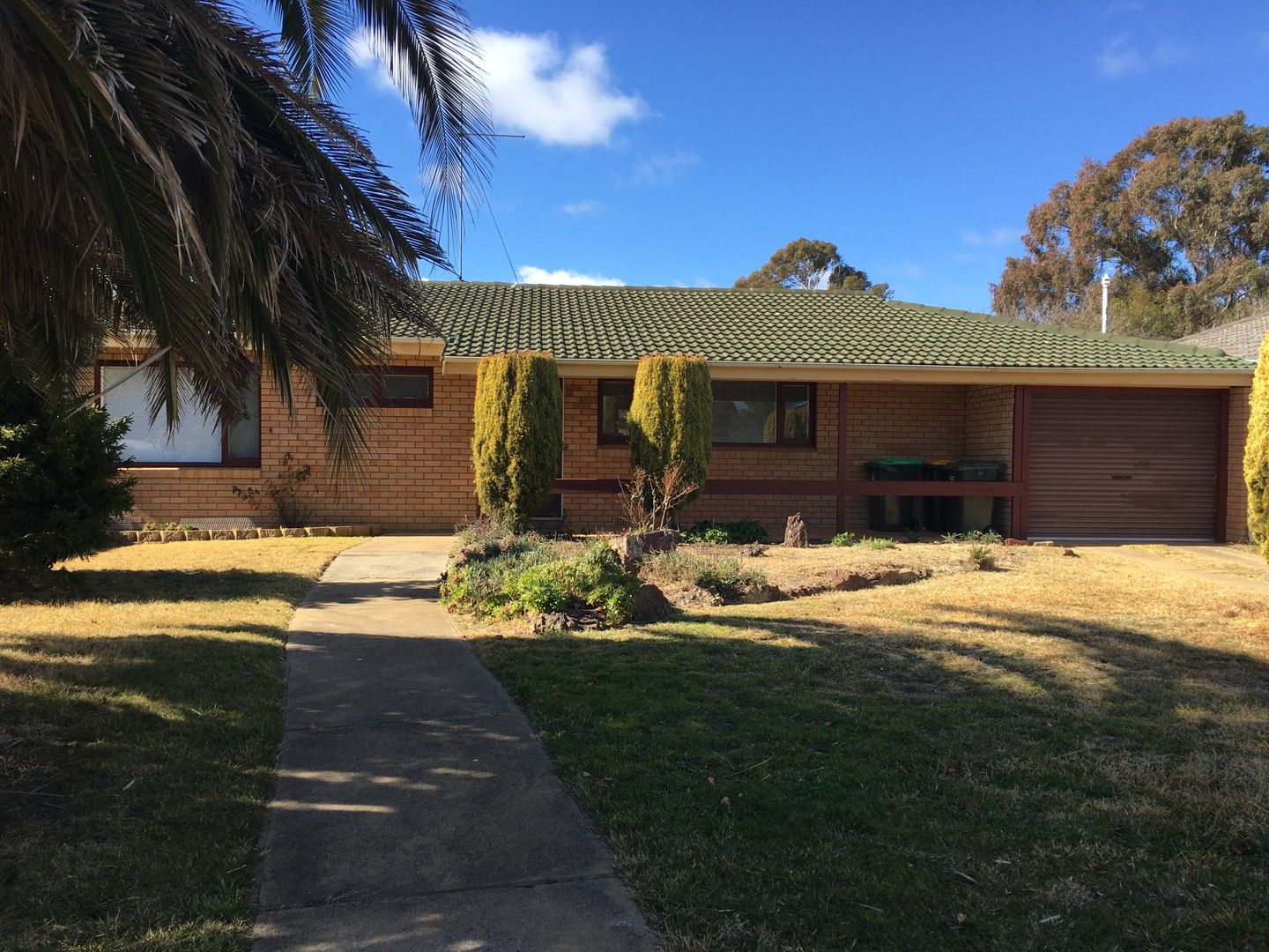3 bedrooms House in 11 Osborne Avenue BATHURST NSW, 2795