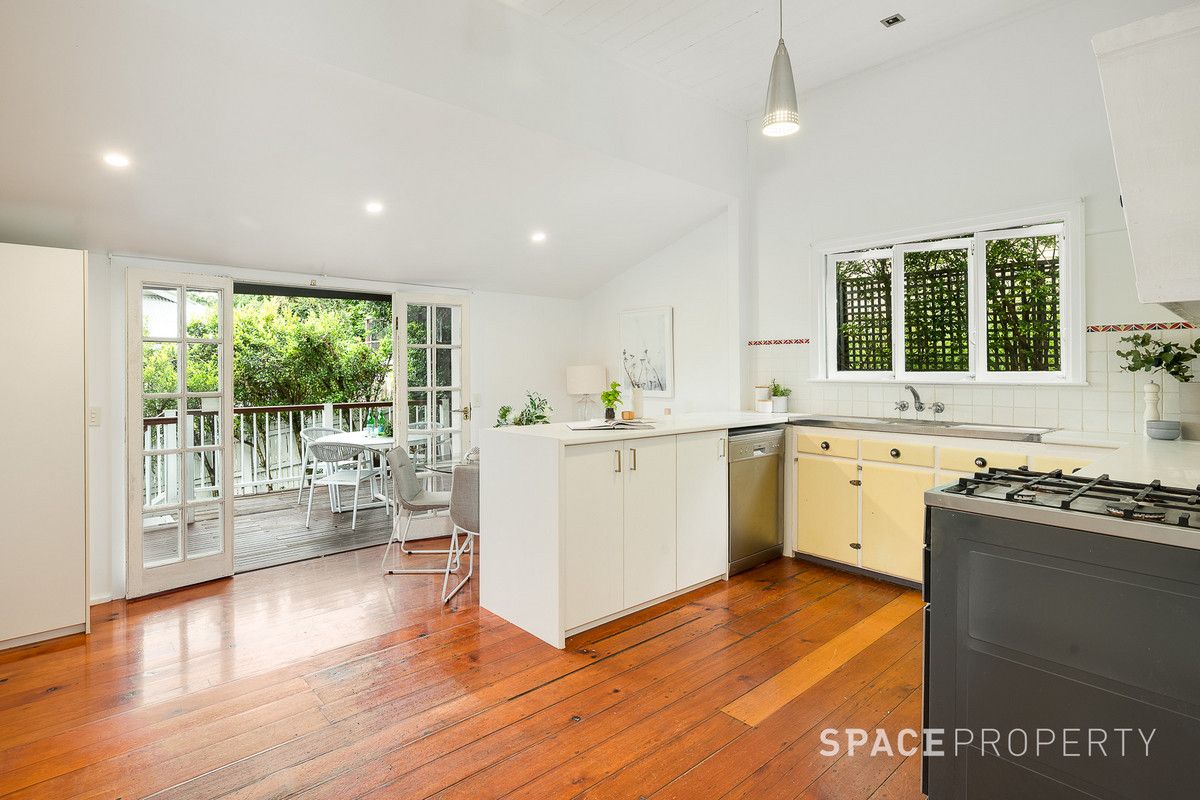 7 Atkins Street, Red Hill QLD 4059, Image 2