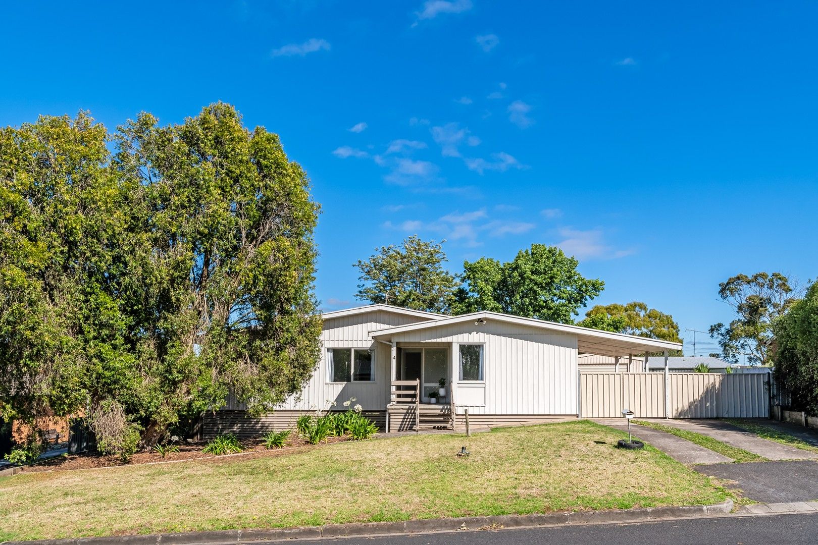 3 bedrooms House in 4 Maroonga Crescent MOUNT GAMBIER SA, 5290