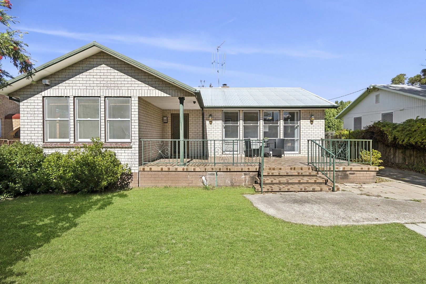 12 Looranah Street, Narrabundah ACT 2604, Image 0