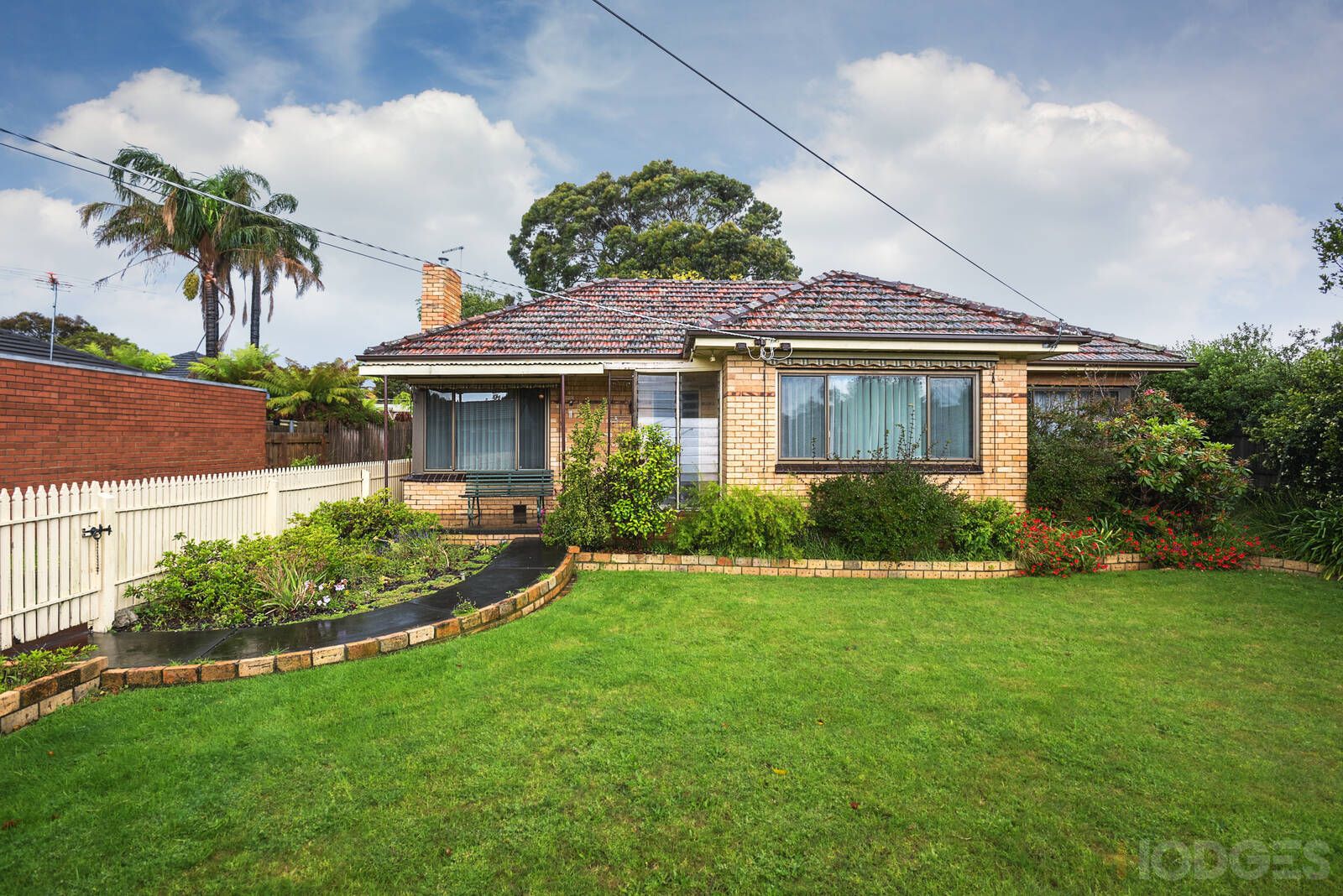 3 bedrooms House in 2 Bruton Avenue CHELTENHAM VIC, 3192