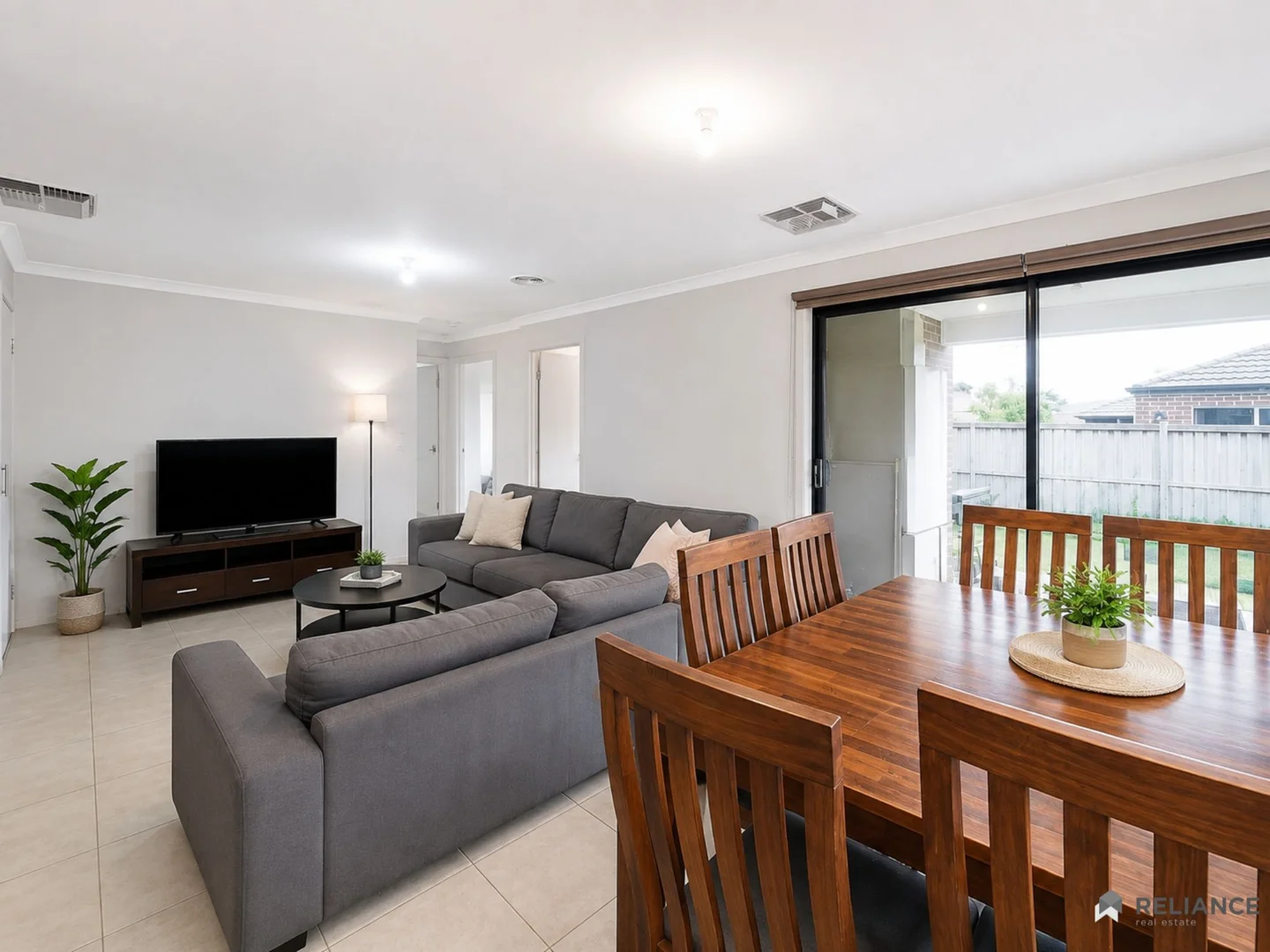 8 Bromley Circuit, Thornhill Park VIC — StMate