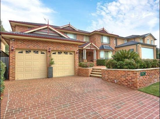 5 bedrooms House in 18 Valenti Crescent KELLYVILLE NSW, 2155