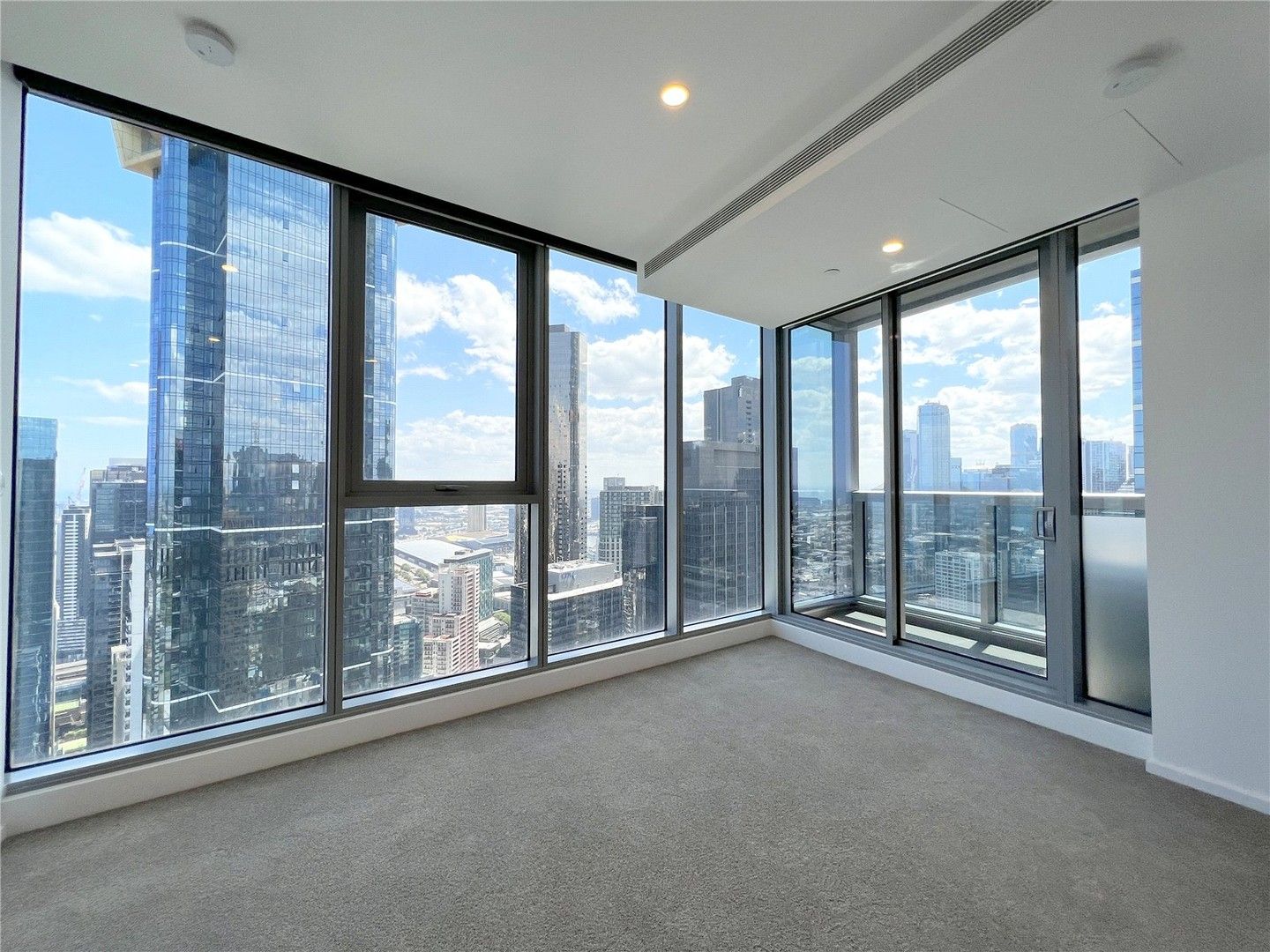 2 bedrooms Apartment / Unit / Flat in 4606/81 City Road SOUTHBANK VIC, 3006