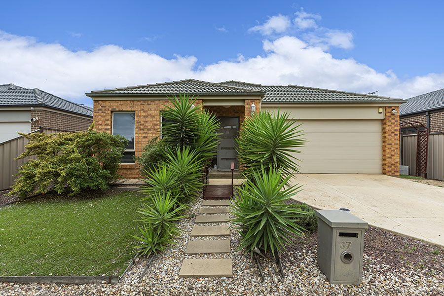 37 Campaspe Way, Point Cook VIC 3030