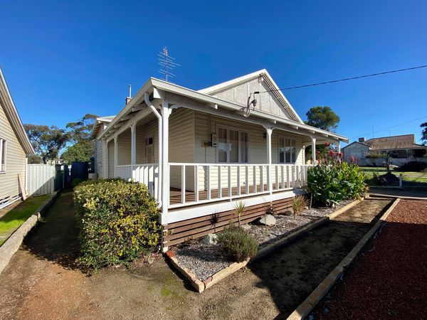 3 bedrooms House in 19 Weld Street NORTHAM WA, 6401