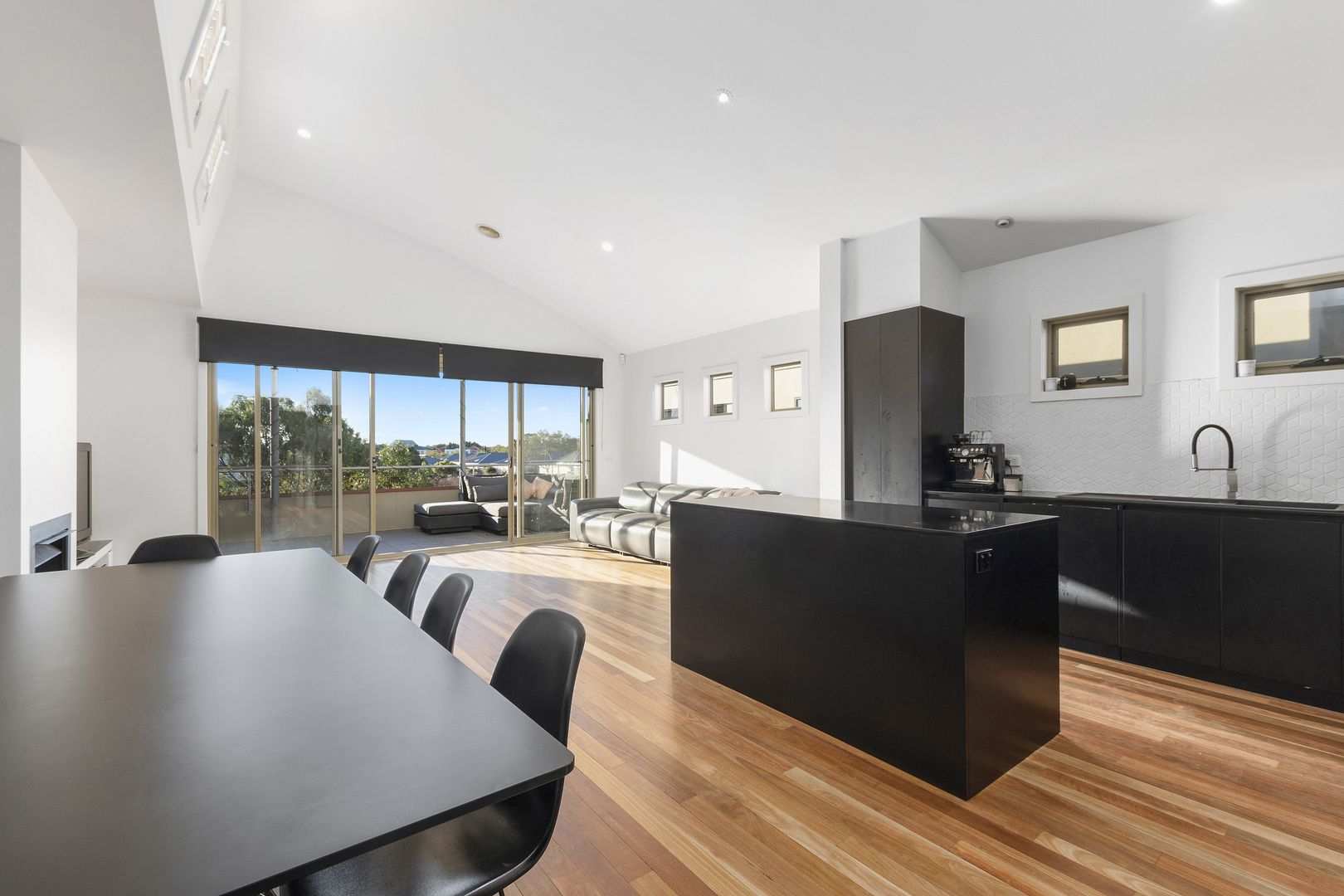 25 Lakeside Place, Williamstown VIC 3016, Image 1