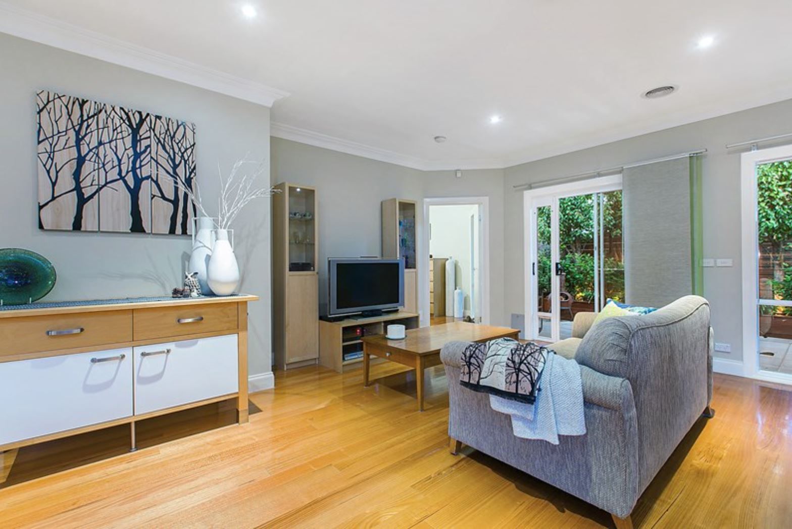 2/558 Centre Road, Bentleigh VIC 3204, Image 2