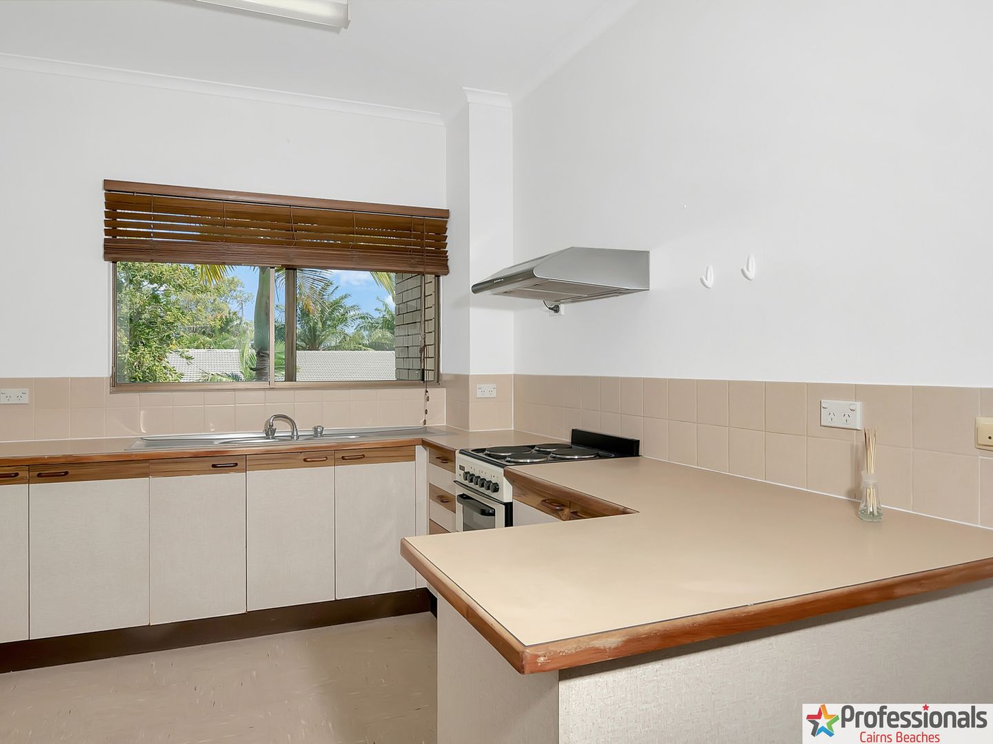 22/21-31 Poinciana Street, Holloways Beach QLD 4878, Image 1