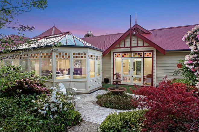 Picture of 8 Eastview Avenue, LEURA NSW 2780